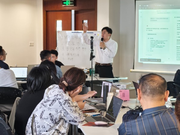 2025年5月《AI 赋能销售营销 》